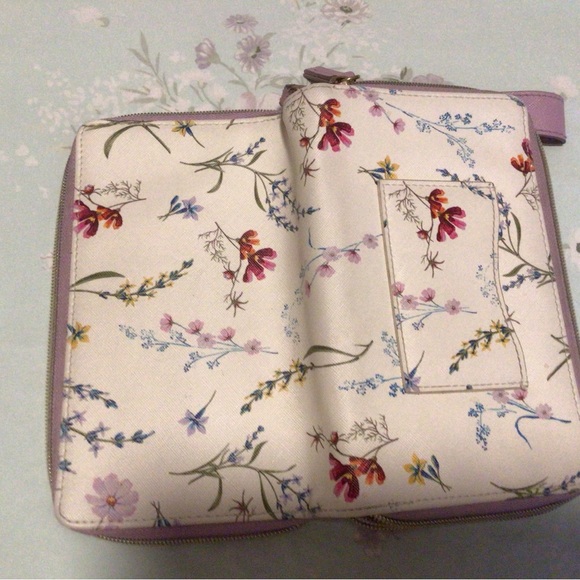 BEAUTIFUL FLORAL WALLET - Picture 5 of 7